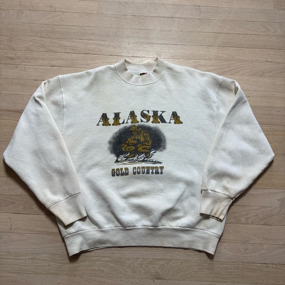Fruit of the Loom Other - Fruit of the Loom vintage 90s Alaska Gold Country Prospector Sweatshirt Cream